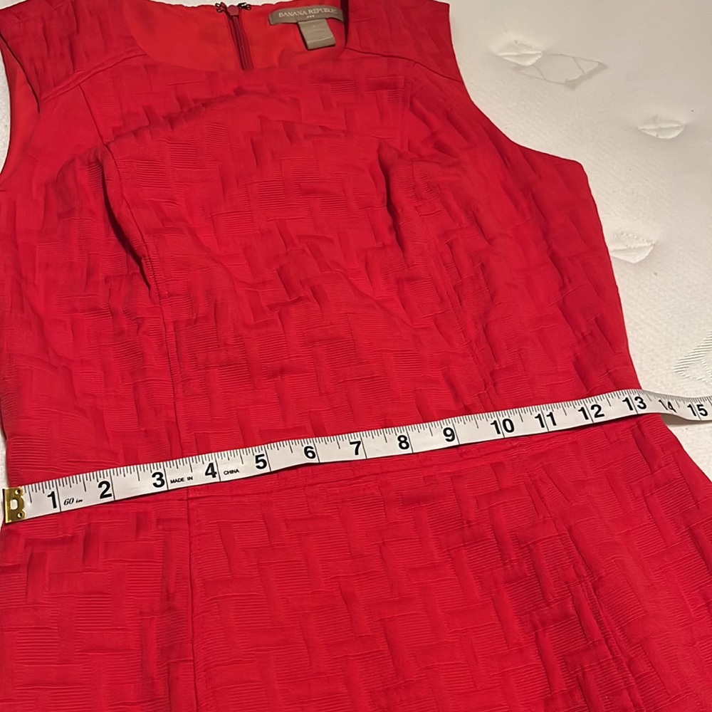Banana Republic Sleeveless Red Sheath Silhouette. Preloved - Picture 7 of 9